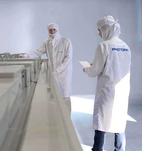 Photonis-France-Clean-room